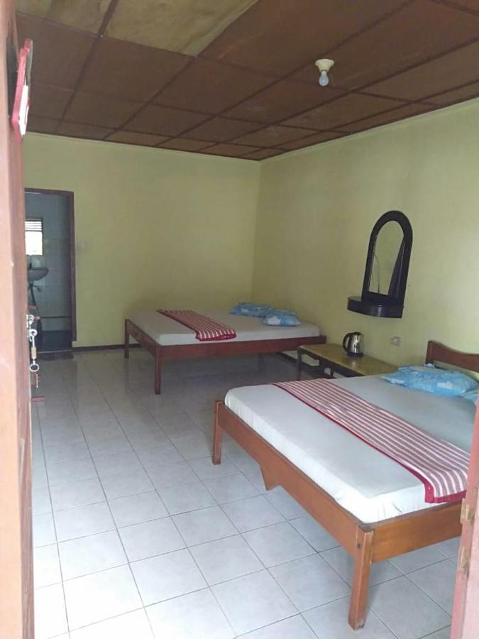 Sibayak Guesthouse Tuktuk Siadong Exterior photo