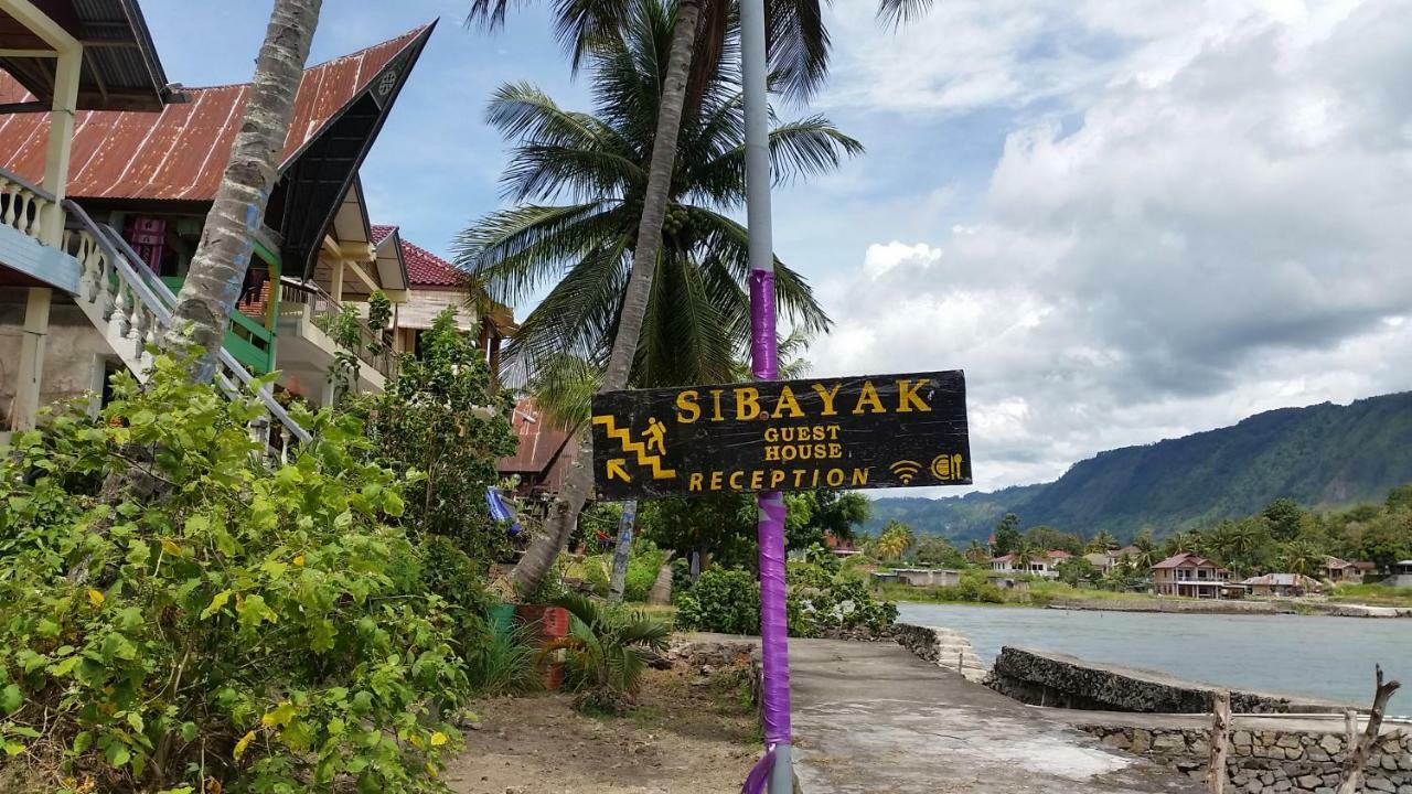 Sibayak Guesthouse Tuktuk Siadong Exterior photo